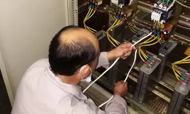 關于低壓電力電容器放電的介紹