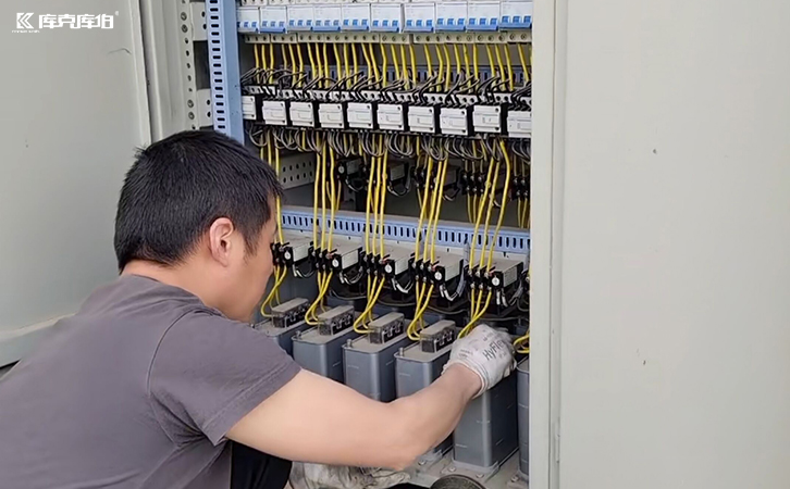 無功補償電容器