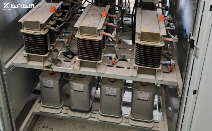 低壓電力電容器